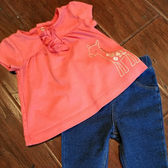 Infant top & jeans bundle - Picture 2 of 5